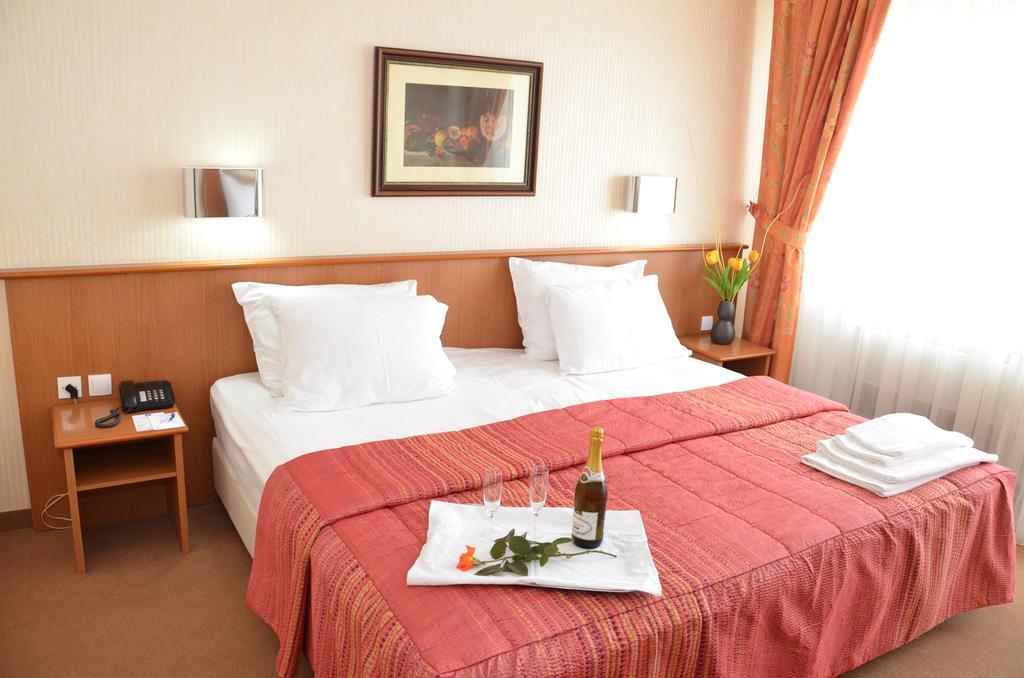 Hotel Bellevue Skopje Zimmer foto