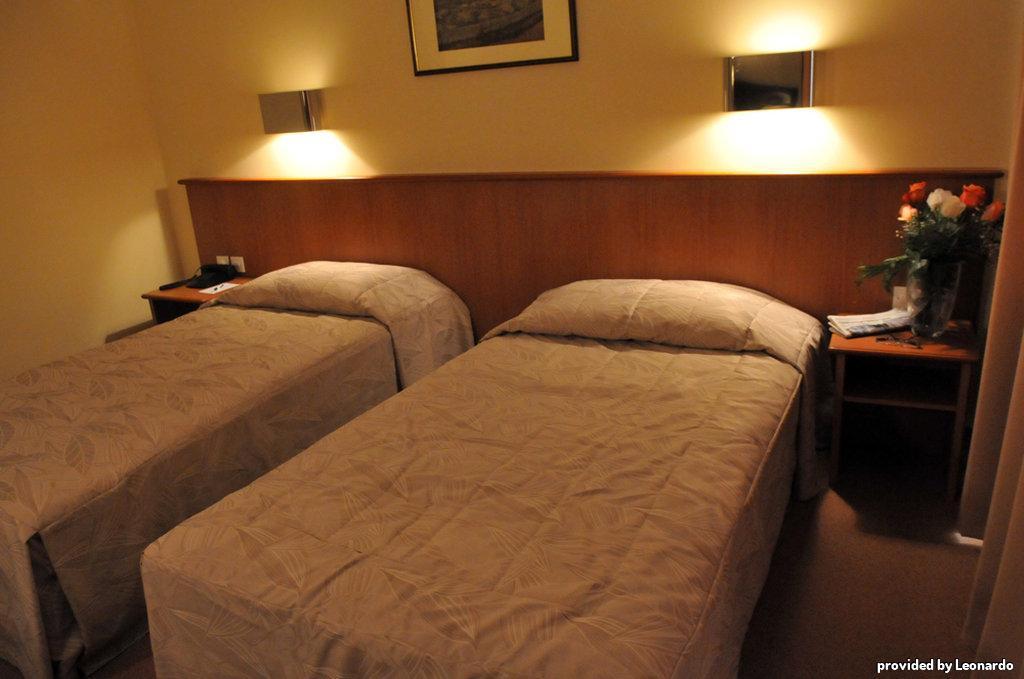 Hotel Bellevue Skopje Zimmer foto